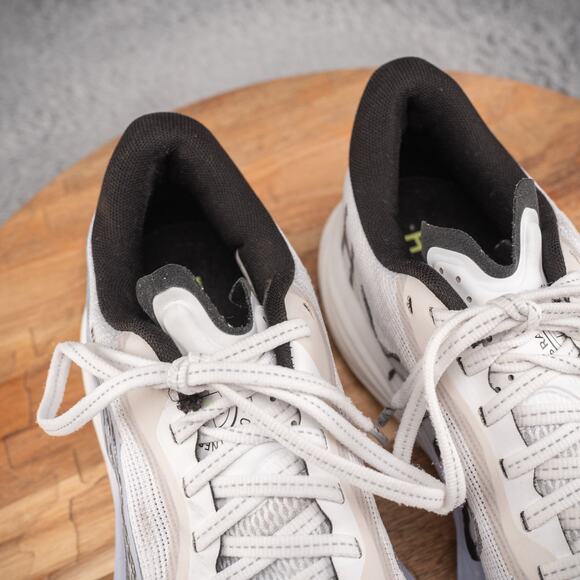 Size 8.5 - PUMA Velocity Nitro 3 White Running Shoes - Picture 6 of 10